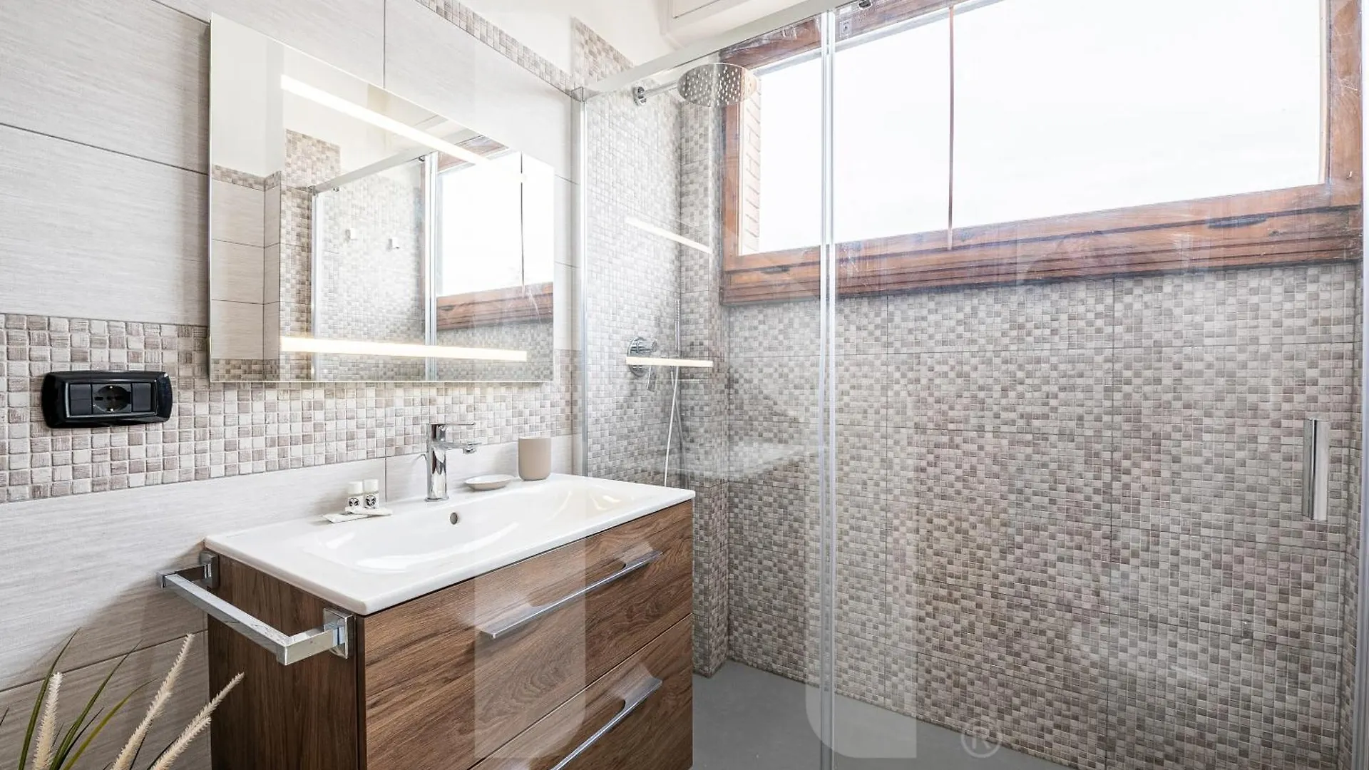 Homiday - Pisa - Elegant Apartment- 3 Camere 2 Bagni