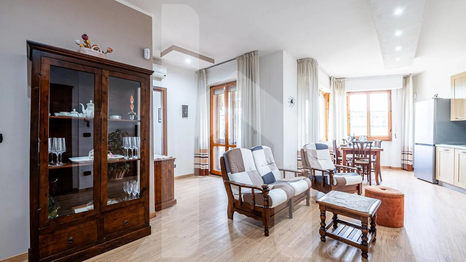 Homiday - Pisa - Elegant Apartment- 3 Camere 2 Bagni 0*,  Ιταλία