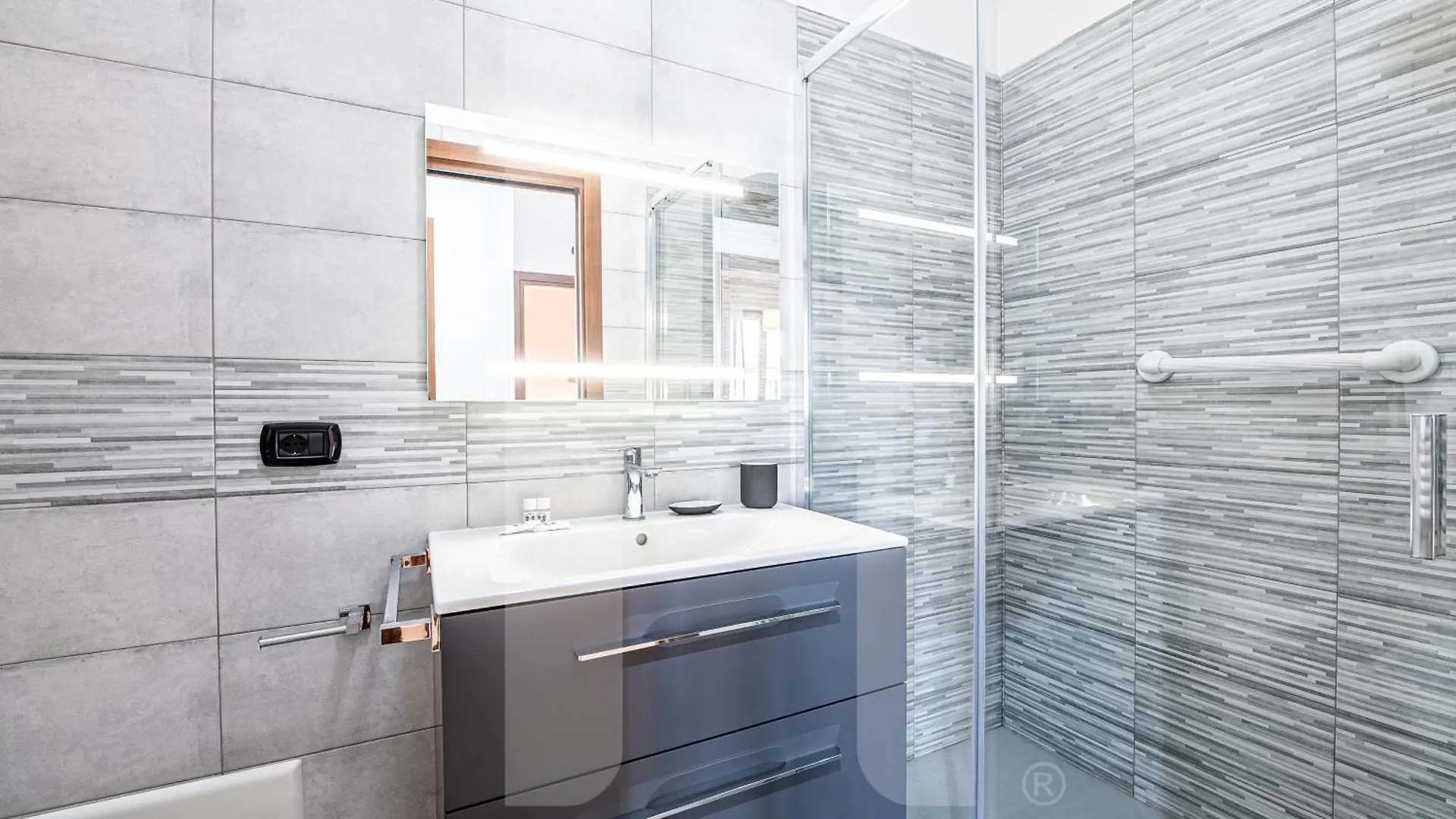 Homiday - Pisa - Elegant Apartment- 3 Camere 2 Bagni