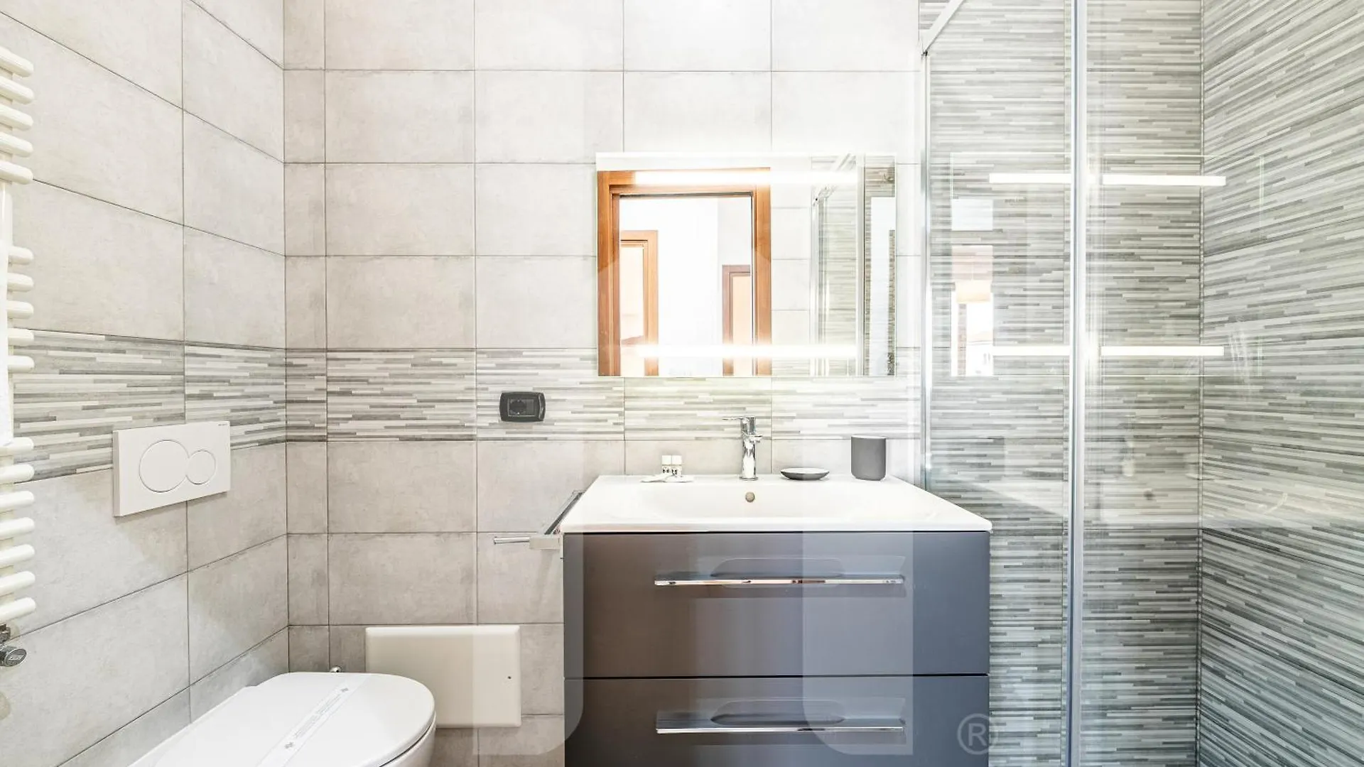 Homiday - Pisa - Elegant Apartment- 3 Camere 2 Bagni